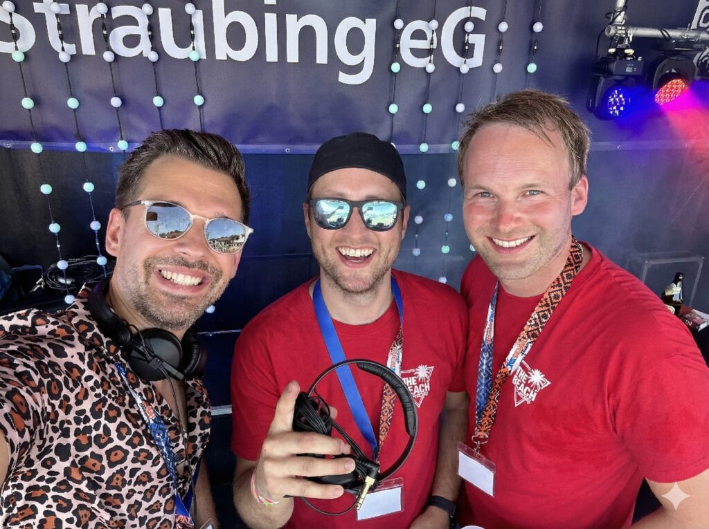 DJ-Set bei einer Beach-Party